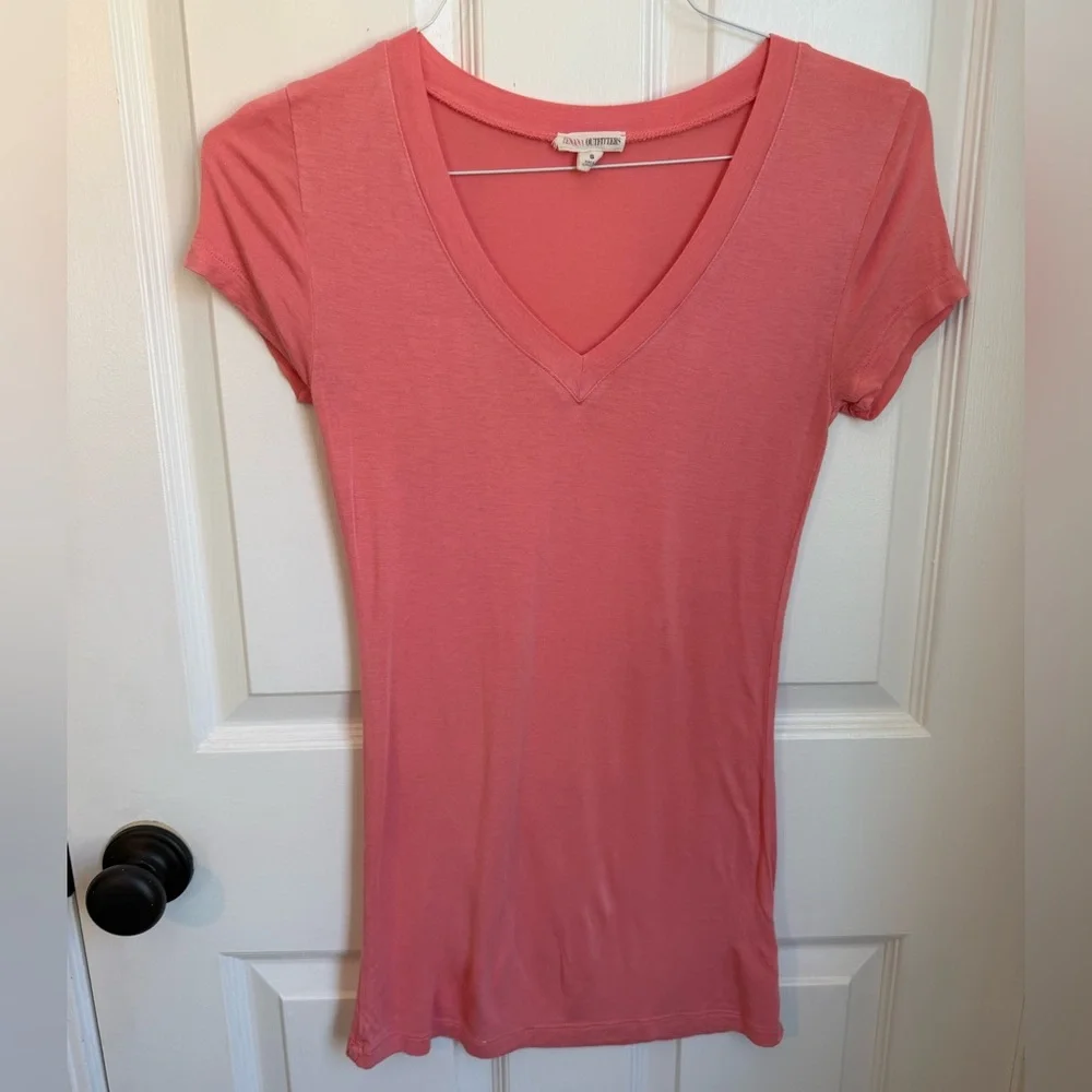 Soft Coral V-Neck Short Sleeve Tee Long Length - Picture 3 of 5